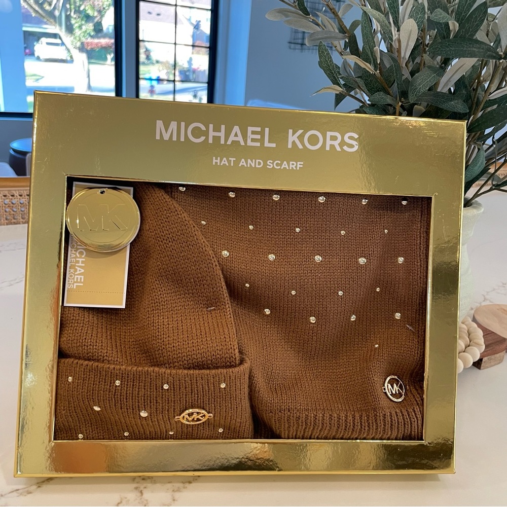 Authentic Michael Kore Hat and Scarf Set! - Brown - Picture 3 of 4